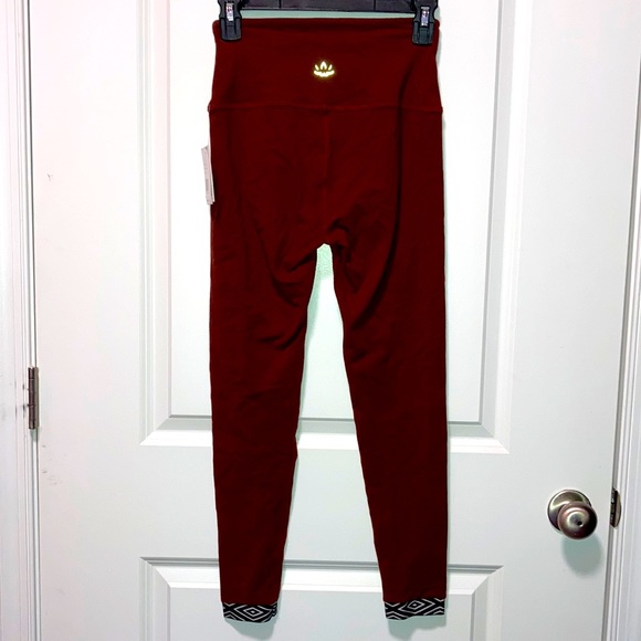 Beyond Yoga Red Rock Leggings - Picture 4 of 7